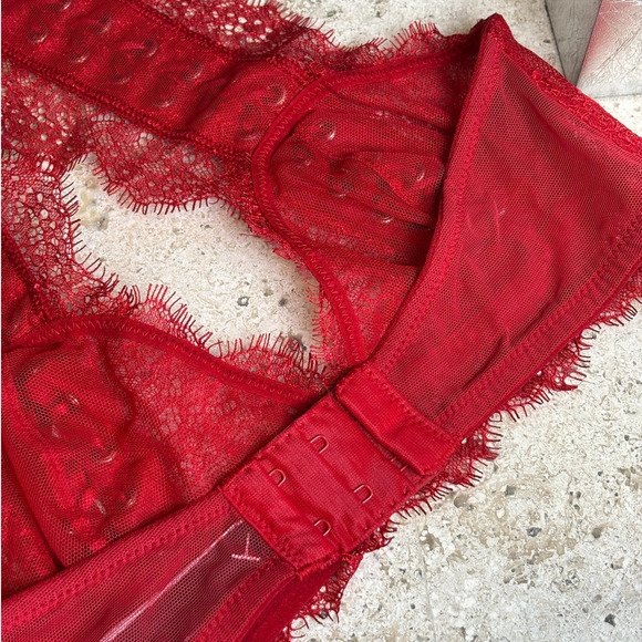 Victoria's Secret Very Sexy Red Corset Look Halter Keyhole Bralette XS NWOT - Picture 3 of 5